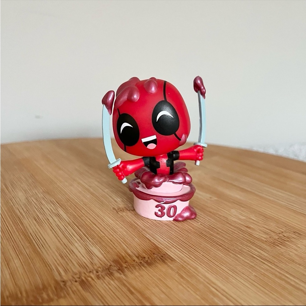 ❄️5/$20 Funko Minis Marvel Deadpool 30 Years Bobbleheads Birthday Cake Figure